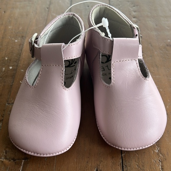 Natik light pink soft sole Spanish boutique Mary Jane shoes - Picture 2 of 8